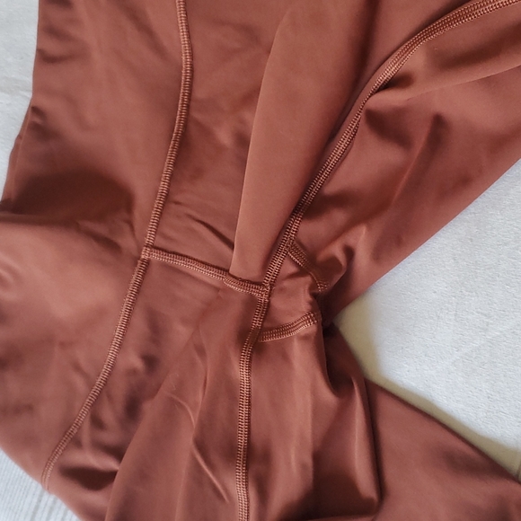 Lululemon Ancient Copper Wunder Under HR - Picture 4 of 5